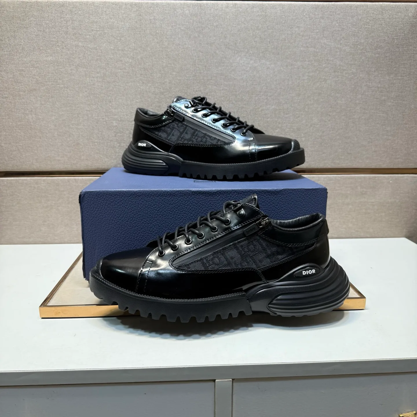 ⬛️Men's shoes 💰p560 [Dior~] Men's casual shoes 2025z cabinet sales simultaneously 🔶Size: 39-44 #️⃣ 🔷2 colors🔜The upper is made of multi-material splicing➕Genuine leather lining, comfortable and breathable, sole: original comfortable and wear-resistant outsole, ⚠️Real shot📱Photographed🎬The real thing is better📢📢📢